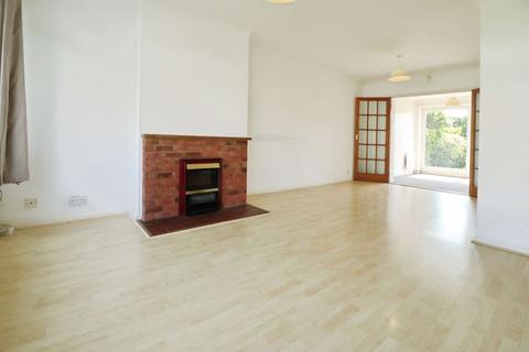 3 bedroom semi-detached house to rent, Alderbury Road West, Langley
