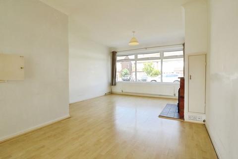3 bedroom semi-detached house to rent, Alderbury Road West, Langley