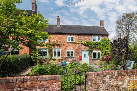 4 bedroom cottage for sale, Englesea Brook Lane, Crewe