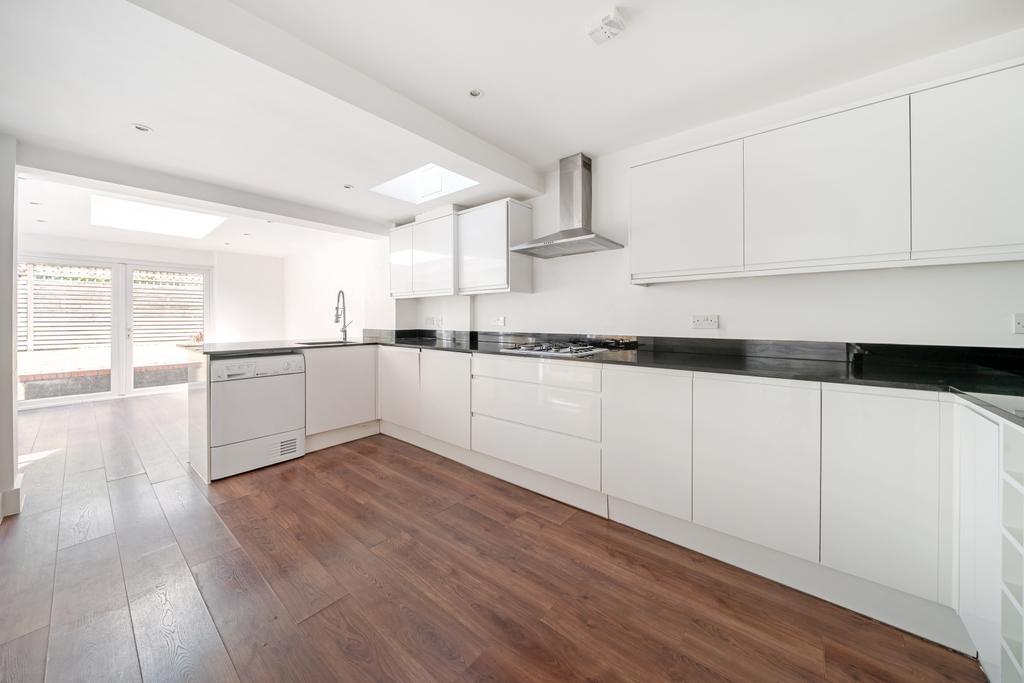 Kitchen/Family Rm
