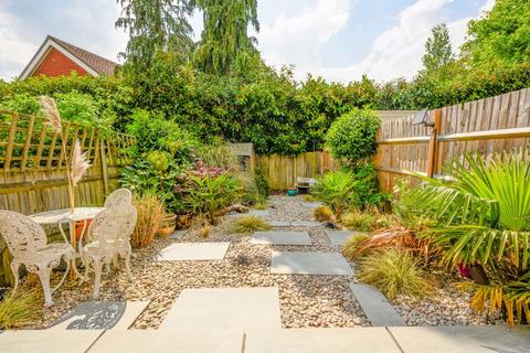 2 bedroom terraced house for sale, Halcyon Close, Oxshott
