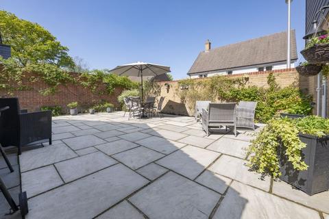 4 bedroom detached house for sale, Millennium Way, Heathfield