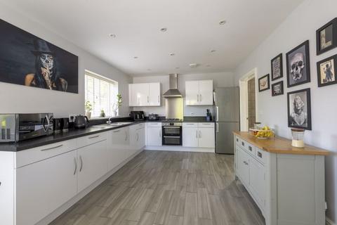 4 bedroom detached house for sale, Millennium Way, Heathfield