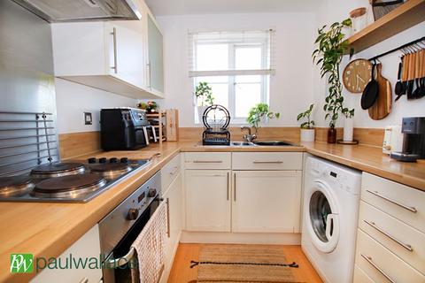 2 bedroom flat for sale, Vancouver Road, Turnford