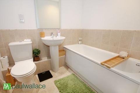2 bedroom flat for sale, Vancouver Road, Turnford