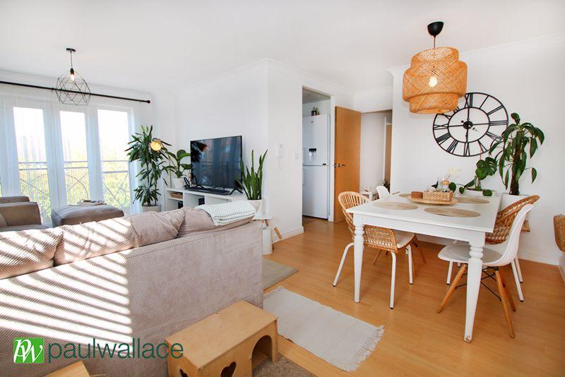 Lounge/Dining