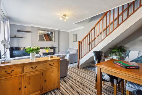 2 bedroom end of terrace house for sale, Onslow Mews, Chertsey, KT16