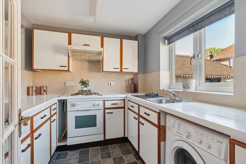 2 bedroom end of terrace house for sale, Onslow Mews, Chertsey, KT16