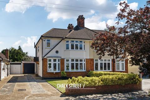 54 Havering Drive, Romford, RM1 4BH