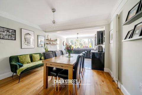 54 Havering Drive, Romford, RM1 4BH