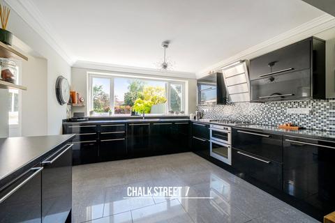 54 Havering Drive, Romford, RM1 4BH