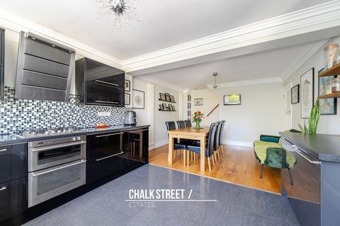 54 Havering Drive, Romford, RM1 4BH
