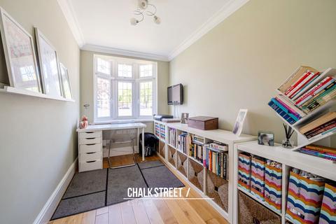 54 Havering Drive, Romford, RM1 4BH