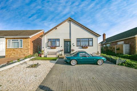 2 bedroom detached bungalow for sale, Fleetwood Avenue, Clacton-on-Sea CO15