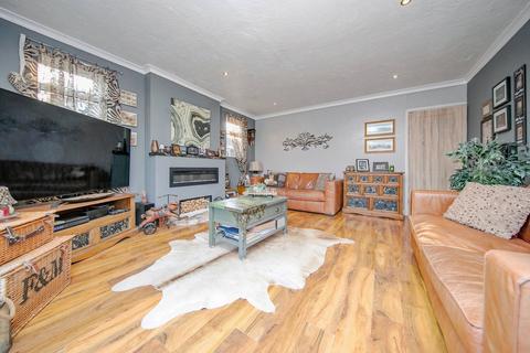 2 bedroom detached bungalow for sale, Fleetwood Avenue, Clacton-on-Sea CO15