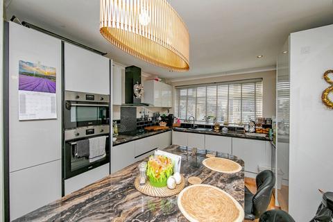 2 bedroom detached bungalow for sale, Fleetwood Avenue, Clacton-on-Sea CO15