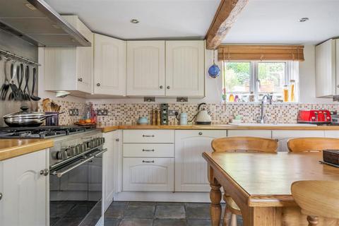 27 Jarvis Street, Upavon, Pewsey, SN9 6DU