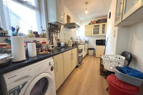 3 bedroom semi-detached house for sale, Challney, Luton LU4