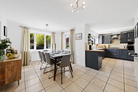 12 Elm Grove, Wootton, Northampton, NN4 6FB