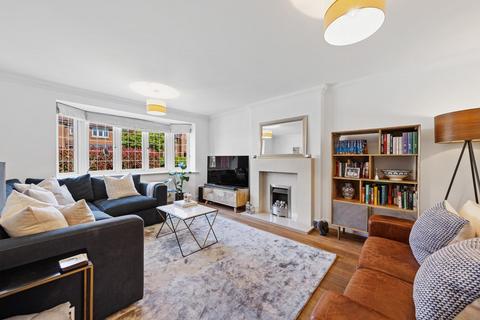 12 Elm Grove, Wootton, Northampton, NN4 6FB