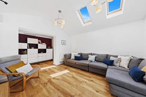 12 Elm Grove, Wootton, Northampton, NN4 6FB