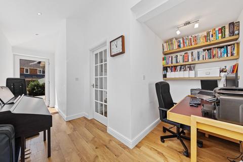 12 Elm Grove, Wootton, Northampton, NN4 6FB