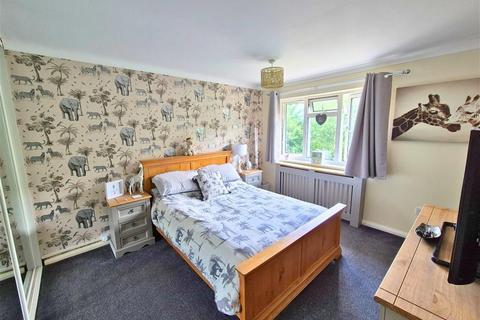 35 Laurels Meadow, Knighton, LD7 1HD