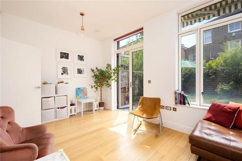 18, Great Eastern Buildings Reading Lane, London, E8 1FR