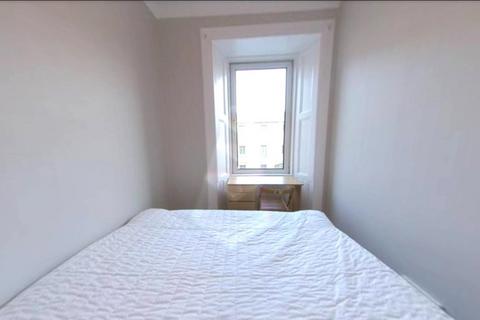 3 bedroom flat to rent, Great Junction Street, Edinburgh, EH6