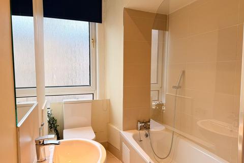 undefined, Great Junction Street, Edinburgh, EH6