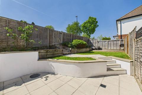 19a Hillcrest Road, Whyteleafe, CR3 0DL