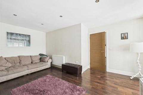 19a Hillcrest Road, Whyteleafe, CR3 0DL