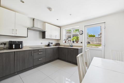 19a Hillcrest Road, Whyteleafe, CR3 0DL