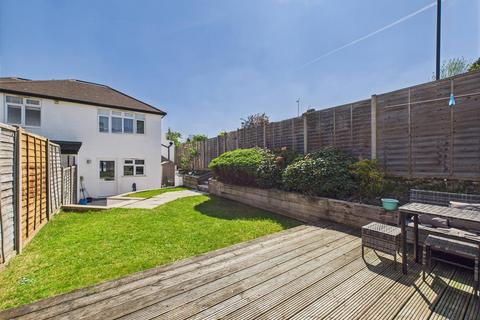 19a Hillcrest Road, Whyteleafe, CR3 0DL