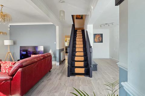 205 Broad Walk, Kidbrooke, London, SE3 8NG
