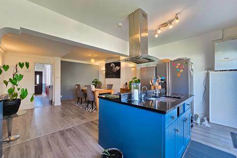 205 Broad Walk, Kidbrooke, London, SE3 8NG