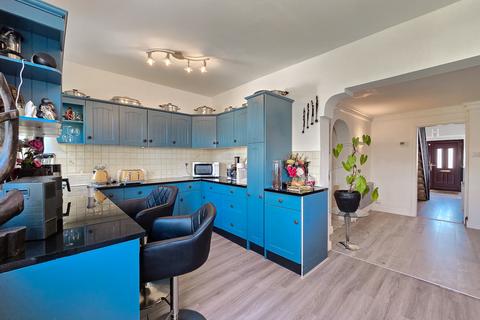 205 Broad Walk, Kidbrooke, London, SE3 8NG