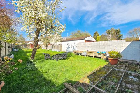 205 Broad Walk, Kidbrooke, London, SE3 8NG