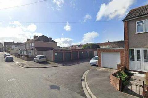 Garage to rent, Alexandra Place, Bristol BS16