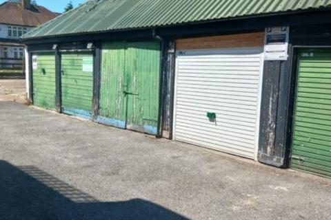 Garage to rent, Banstead Road, Carshalton SM5
