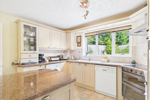 4 bedroom detached house for sale, Kestrel Way, Burghfield Common, Reading, Berkshire, RG7