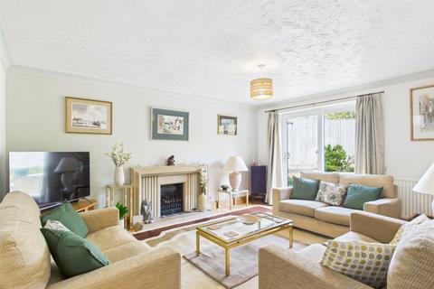 4 bedroom detached house for sale, Kestrel Way, Burghfield Common, Reading, Berkshire, RG7