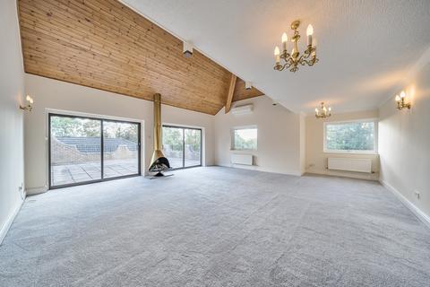 2 bedroom apartment for sale, Carew Road, Northwood, Middlesex