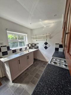2 bedroom end of terrace house to rent, Britannia Road