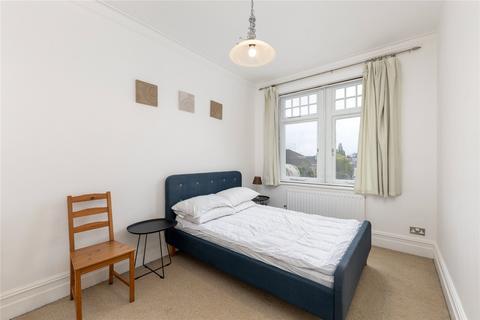 159b Arthur Road, London, SW19 8AD