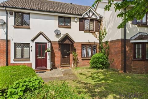 6 Cassocks Square, Shepperton, TW17 8JH