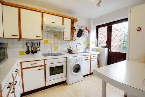 6 Cassocks Square, Shepperton, TW17 8JH