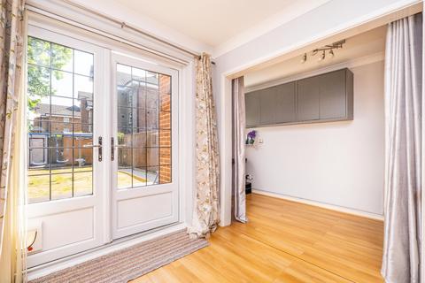89 Bucklers Way, Carshalton, SM5 2DZ