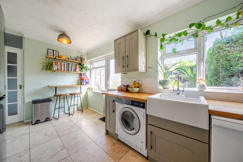 105 Collins Meadow, Harlow, CM19 4EL