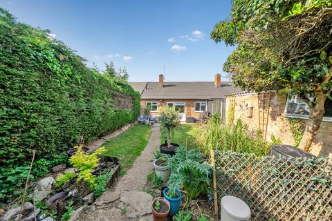105 Collins Meadow, Harlow, CM19 4EL
